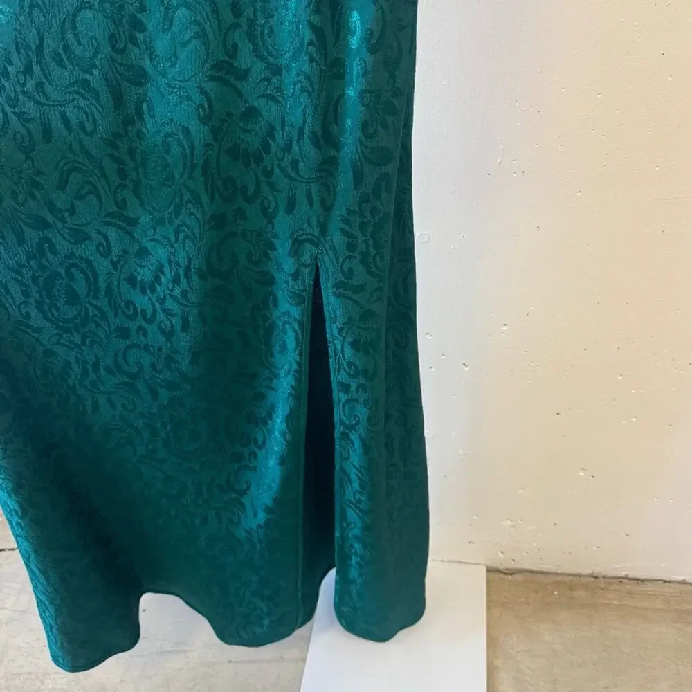 Vintage Victoria’s Secret Emerald Green Lace Sequin Midi Slip‎ Large